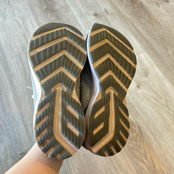 Women’s BROOKS Levitate 2 Running Shoes - Picture 6 of 7